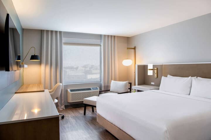 Room 15 of 32